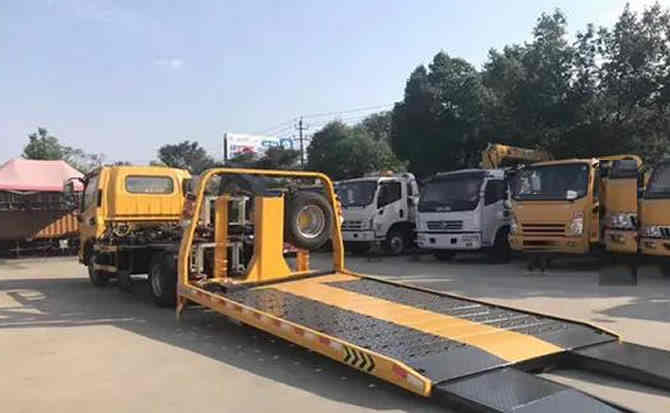 康定汽车中途维修案例